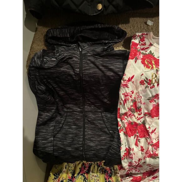 Bundle of Mixed Girl Clothes (Jackets/PJS) Size 12 (L/XL) - Picture 10 of 12